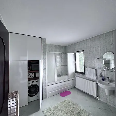Hotel Beautiful Near The Airport &